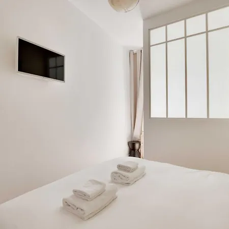 Spacieux Cosy -2br 6p-pl De La Nation شقة