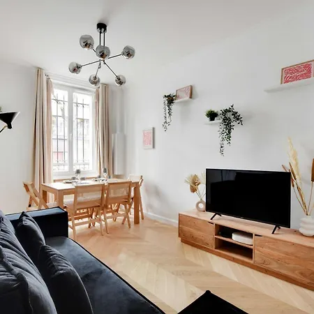 Spacieux Cosy -2br 6p-pl De La Nation شقة