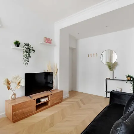 Spacieux Cosy -2br 6p-pl De La Nation شقة