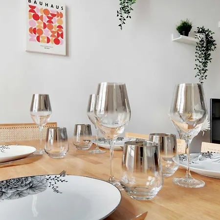 Spacieux Cosy -2br 6p-pl De La Nation شقة