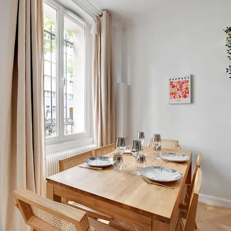 Spacieux Cosy -2br 8p-pl De La Nation